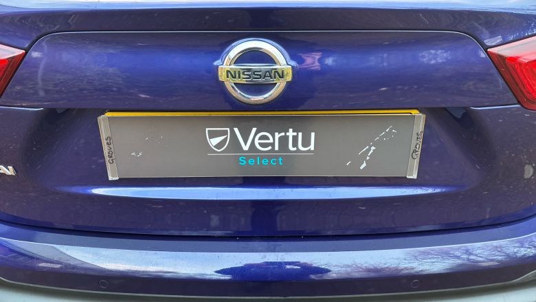 Nissan Qashqai 1.3 DiG-T N-Connecta 5dr Petrol Hatchback